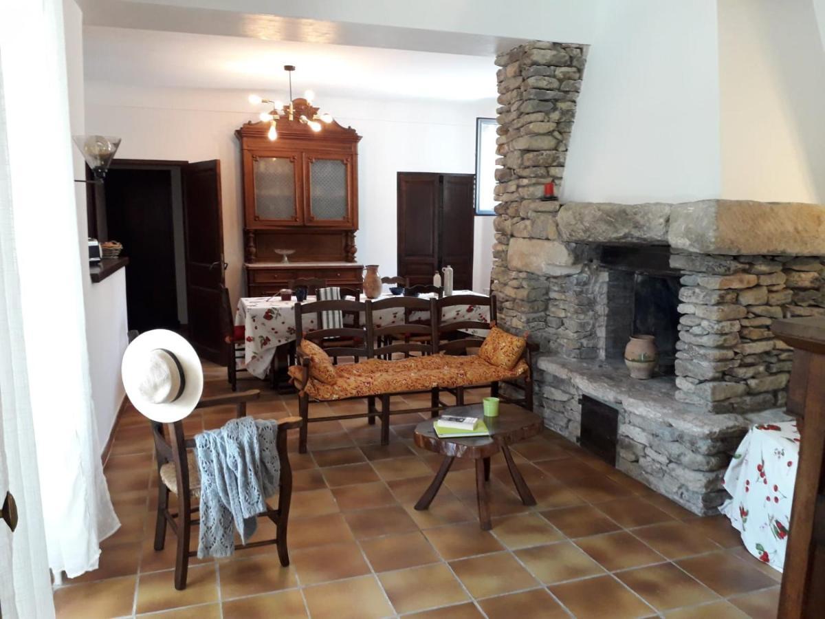 Maison Bourgues Lioux ภายนอก รูปภาพ